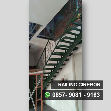 Tukang railing tangga Cirebon berpengalaman